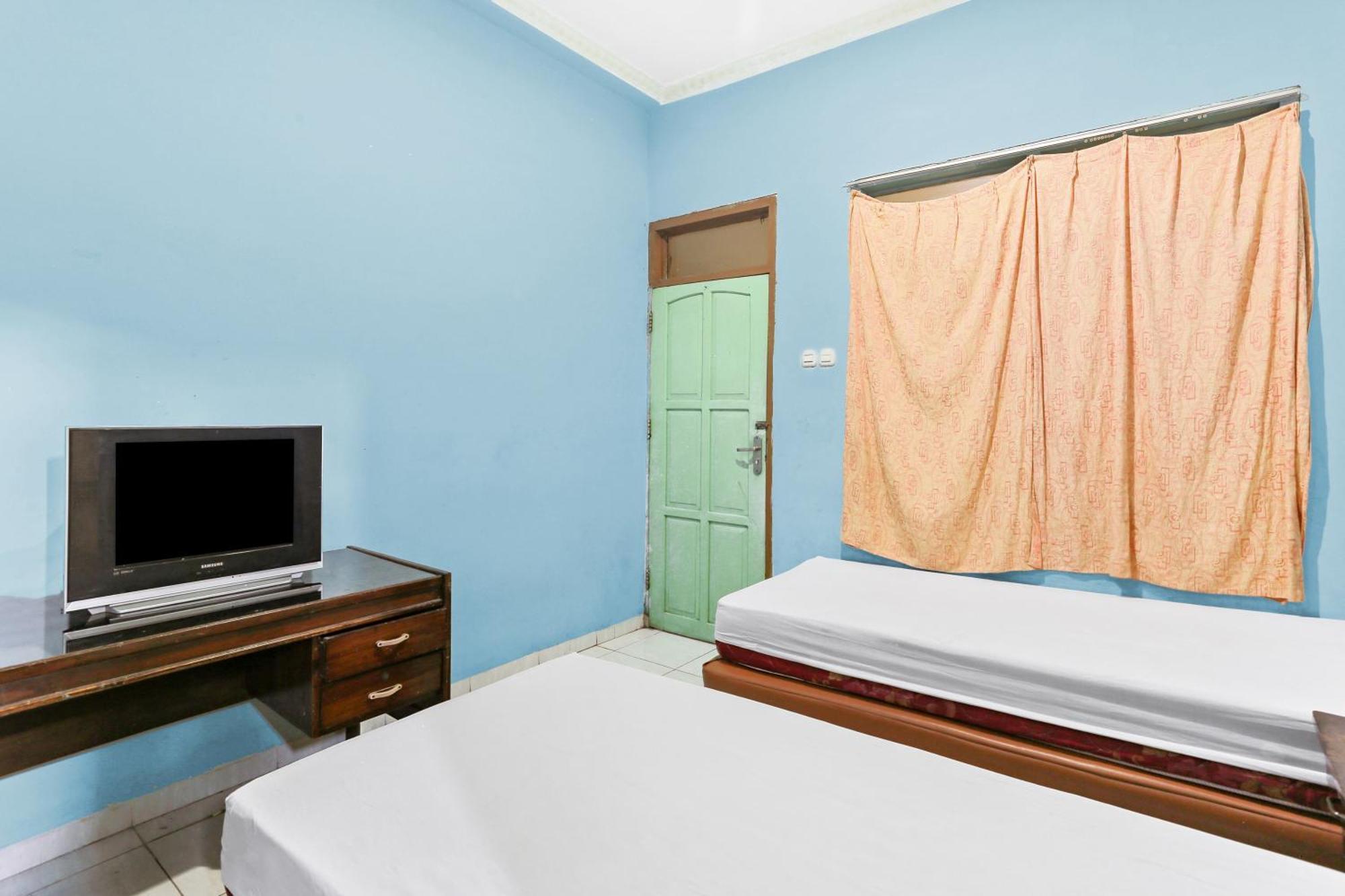 Oyo 93046 Hotel Fortuna Parepare Exterior foto