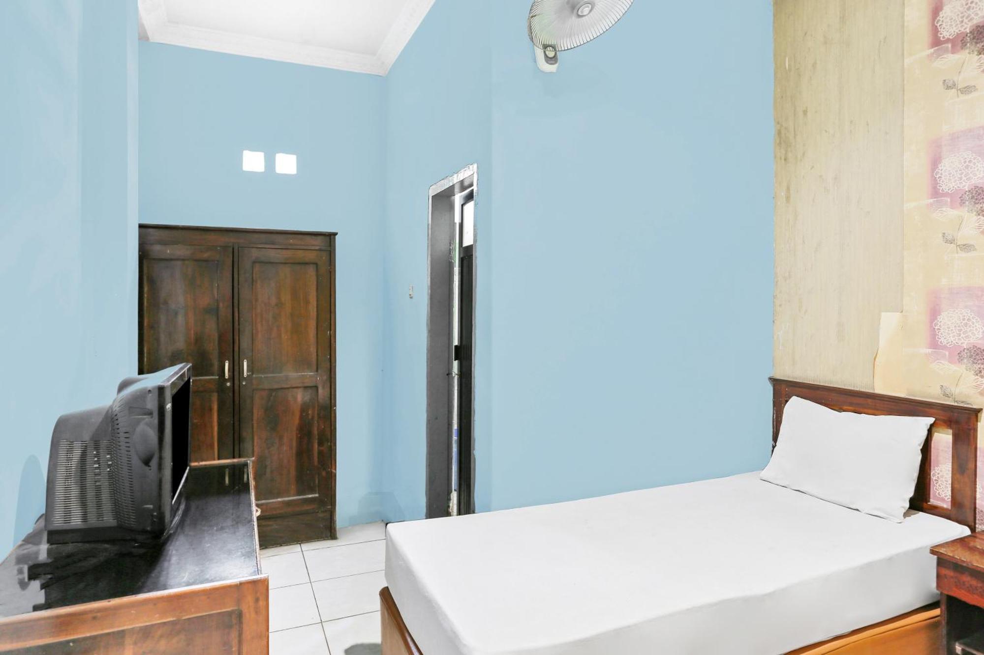 Oyo 93046 Hotel Fortuna Parepare Exterior foto